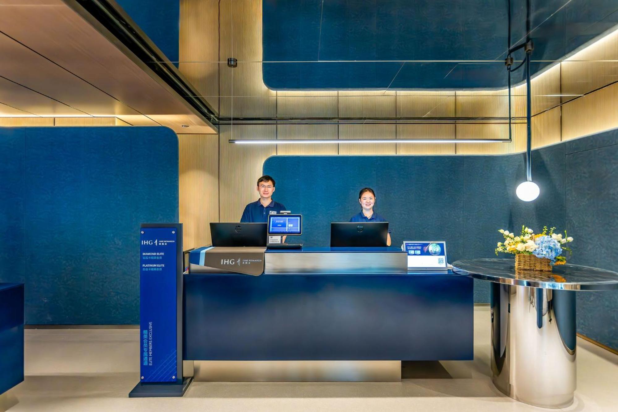 Holiday Inn Express Shanghai Jing'An Temple By Ihg 外观 照片